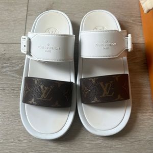 Louis Vuitton sunbathe flat mule sandal- white